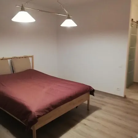 Nice, Quiet Studio With Access To Subway בוקרשט